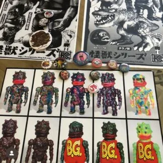 HxS Posters and Buttons sofubi vinyl toy