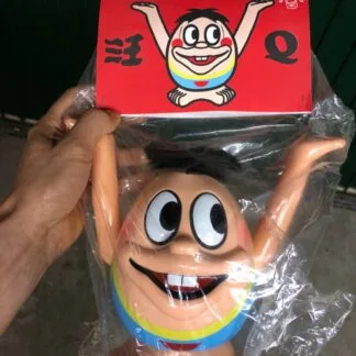 Longneck Q sofubi vinyl toy