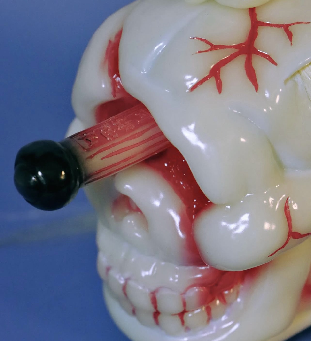 Kurozan - Monk and Skull (15cm) - Image 5